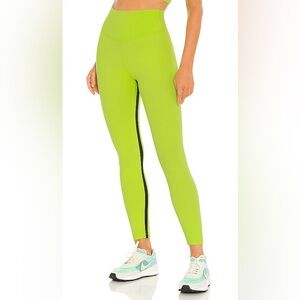 SPLITS59 - Liya Airweight High Waist 7/8 Legging in Neon Lime & Black